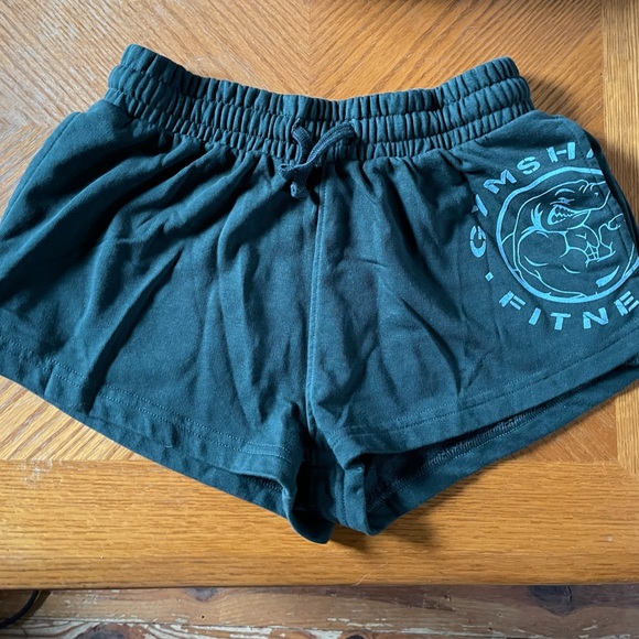 NWOT Womens GYMSHARK shorts XS - Picture 1 of 4